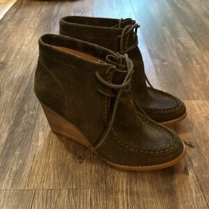 Lucky brand olive wedges, women’s size 9